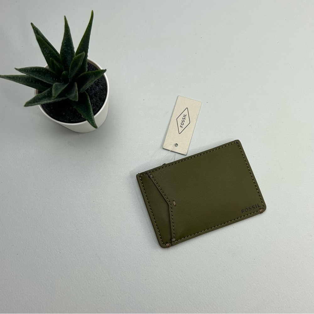 NWT Fossil Joshua card case